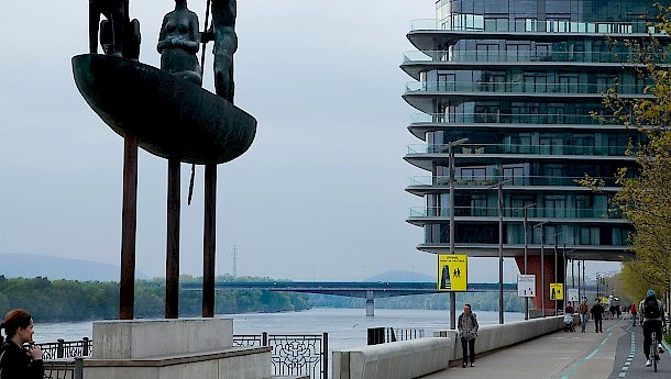 The River Danube bisects the city. Photo: SARIO